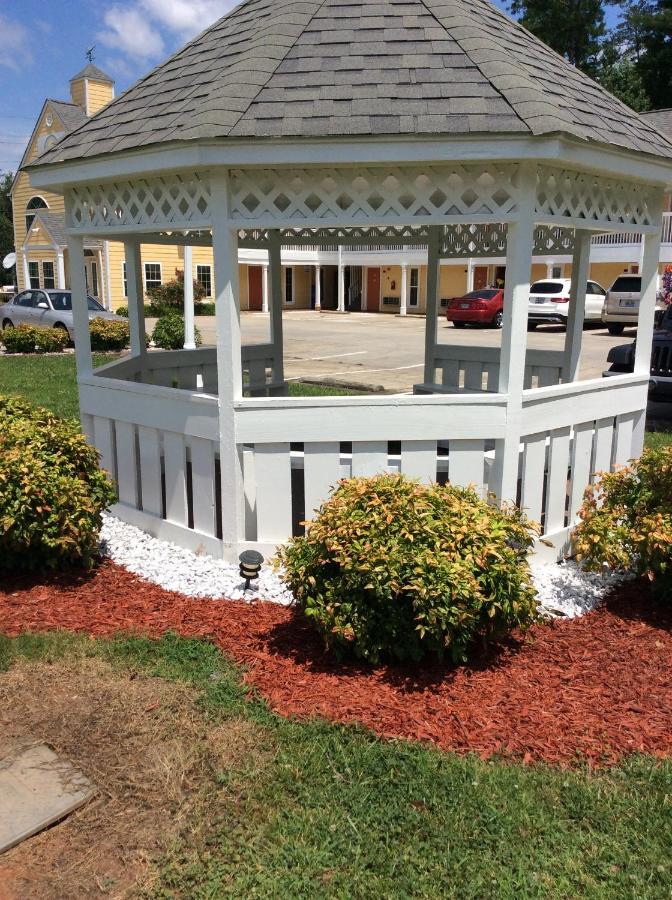 Days Inn By Wyndham Cornelia Exterior photo